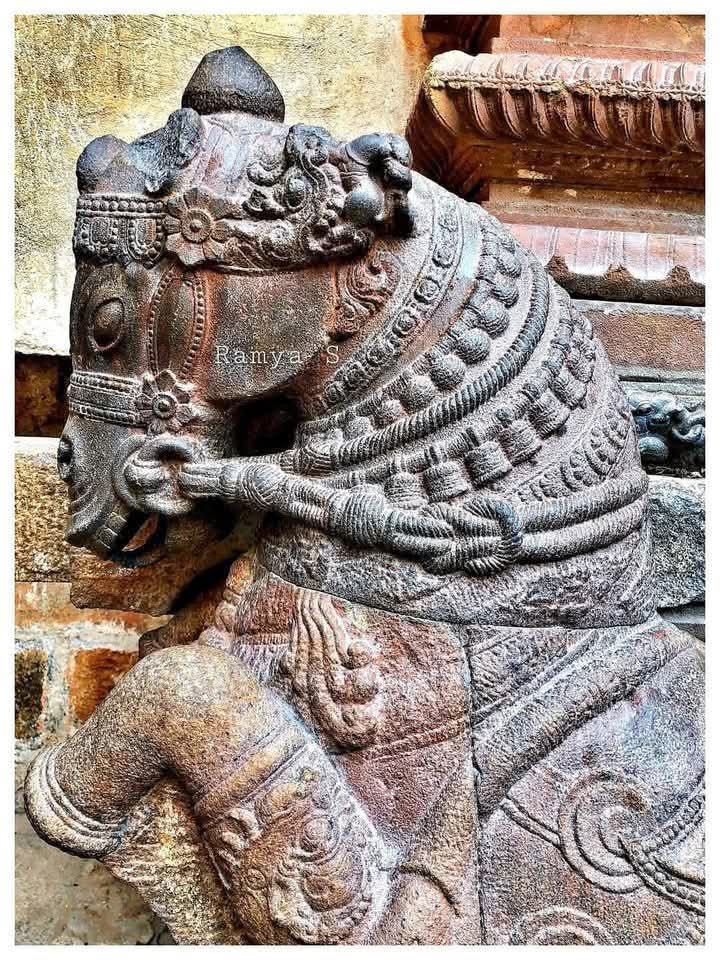 தஞ்சாவூர் பெரியகோவில்